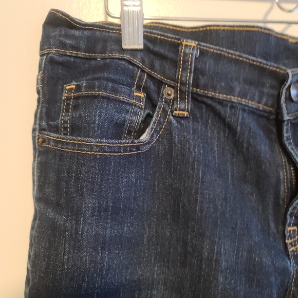 Size 10 Old Navy standard fit jean - Picture 2 of 7